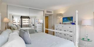 4005 Gulf Shore Blvd N unit: 800 Gallery 30