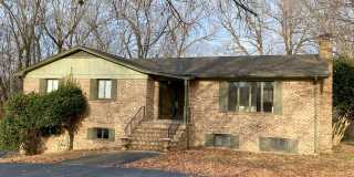 Halehaven Home:  Beautifully Renovated 3 bdrm, 2.5 bath with finished basement Gallery 1