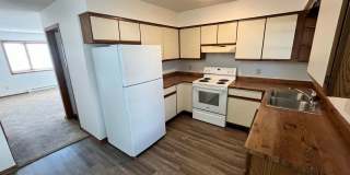Great Location - 2 Bdrm , 1.5 Baths  - Available 9/1 Gallery 5