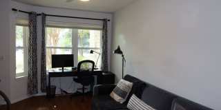 Hyde Park Country Condo - Furnished - 1BD/1BA - Covered Parking -Close to Everything Gallery 1