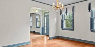 Classic 4BR Cape in Old Irving Park! Gallery 8