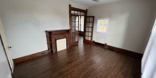 700 W Powers St Gallery 4