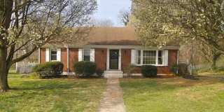 Bright and Cheery 4 Bedroom Home in Desiriable Sheffield Neighborhood Bright and Cheery 4 Bedroom Home in Desiriable Sheffield Neighborhood Gallery 3