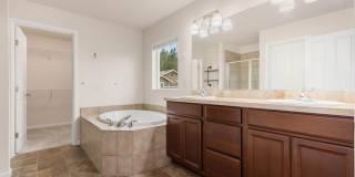 Very Nice 4 bedroom home with office/den, 2.5 bath and a 2 Car Garage in Snohomish Award winning School district Gallery 10