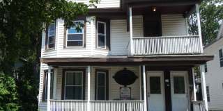 725 Livingston - Available 8/1/27 - 3 Bedroom Apartment Close to Campus Gallery 1