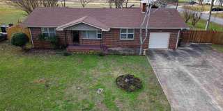 1409 N Houston Street Gallery 1