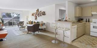 La Regencia Gallery 28