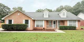 Spacious 4-Bedroom Home - Woodbine Springs Gallery 1