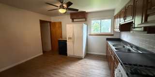 Conveniently located in the heart of Arnold! Gallery 7