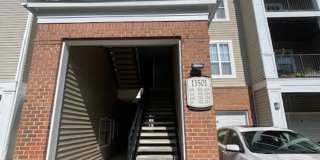 LOVELY TOP LEVEL CONDO IN GERMANTOWN Gallery 1
