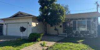Four Bed, Two Bath Home In North Stockton Gallery 1