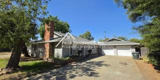 Updated 2bd/1ba Lincoln Village Duplex with Garage Gallery 1