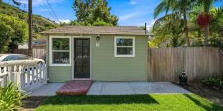 Charming One Bed One Bath Walking Distance to Laguna Beach Event Center and Main Beach Charming One Bed One Bath Walking Distance to Laguna Beach Event Center and Main Beach Gallery 1
