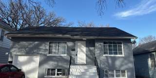 Bright  Spacious 2 Bdrm Apartment Gallery 1