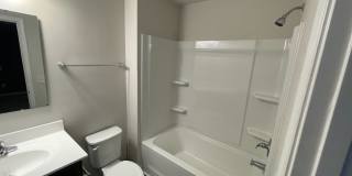 Room in 4 Bedroom Home at Bent Willow Dr Gallery 42
