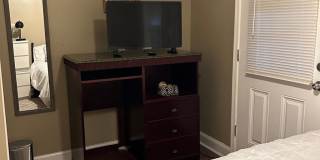 Charming furnished 2br 2nd Floor Apartment in Wilmington Gallery 35