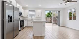 2448 SE 10th Ct Gallery 12