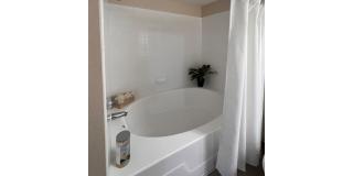 White Oak Gallery 60