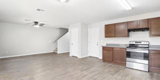 1748 N LOGAN Lane Gallery 9