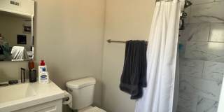 6 Bedroom 3 Bath- Large rooms, AC Gallery 25