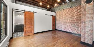 Thiel on 9th Gallery 16