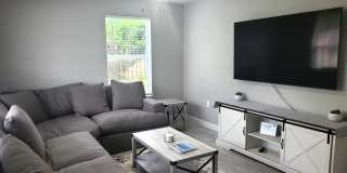 511 W Pine Street unit: B Gallery 1