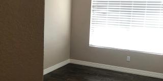 READY TO VIEW TO NOW! 3 Bed/ 2 Bath Home in Arrowhead Lakes Gallery 24