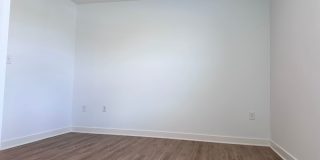 4 Bed | 3 Bath | 1 Car Garage Duplex in Kansas City w/ Move in Special Gallery 16