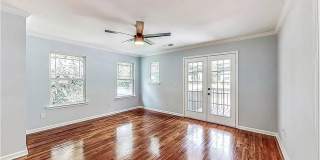 Room in 4 Bedroom Home at Harlan Rd SW Gallery 18