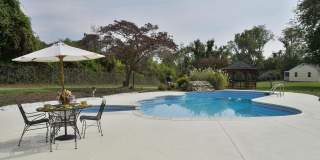 Luxurious living in Potomac! Main House and Guest House included! Gallery 23