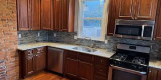 2 Bedroom, 1 Bath Townhome in trendy Bloomfield. Convenient! 2 Bedroom, 1 Bath Townhome in trendy Bloomfield. Convenient! Gallery 1