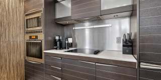 200 Biscayne Boulevard Way Gallery 6