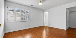 201 N Lincoln Gallery 23