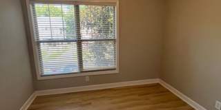 Beautiful modern upstairs condo with 2 full baths! Pet-friendly, with generous parking! Gallery 19