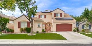 Luxurious, Entertainers Dream 4 Bedroom Home Gallery 1