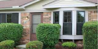 Move-In Ready Ranch Condo with Basement & Prime Location Gallery 1