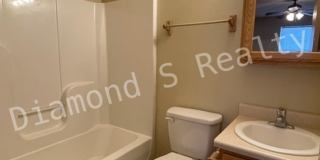Cute 2 Bed Duplex Available Now - 2 bed, 2 bath, 1 car garage! Gallery 14