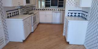 2 Bedrooms, Tons of Charm! Gallery 5