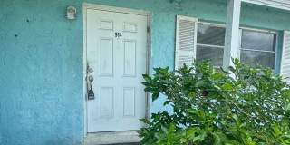 BRAND NEW FLOORING with NEW RENOVATIONS ** ANNUAL UNFURNISHED ** SUNRISE VILLAS ** PET FRIENDLY ** CLOSE TO I-75 ** Gallery 1
