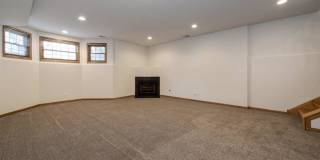 623 West Briar Place Gallery 10