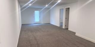 4 Bed | 3 Bath | 1 Car Garage Duplex in Kansas City w/ Move in Special Gallery 24