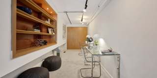 203 S SANGAMON Street Gallery 11