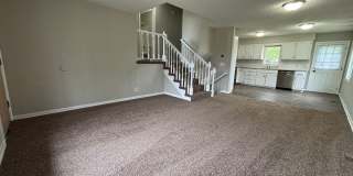 Convenient location! Side Split in Western Omaha. Gallery 20