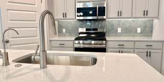 **Gorgeous Newer Build! 3 Bed 2 Bath** Gallery 8