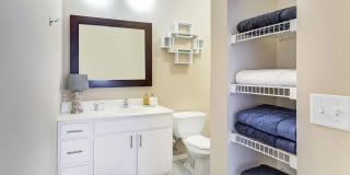 Uptown Lake Apartments Gallery 15