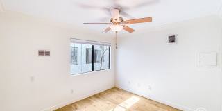 SD: Bright 2BD/2BA Condo in Golden Hill with In-Unit Laundry & Tandem Parking Gallery 10