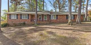 Beautifully Updated 4 Bed 3 Bath Home in Fayetteville Gallery 1