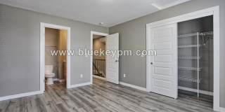 2 Bed, 2.5 Bath Townhome on Broadway and E. 28th Street Gallery 10