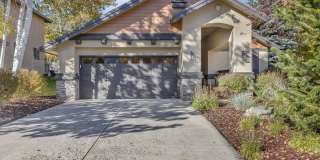 Single level Willowdraw Cottage in Sunpeak Gallery 1