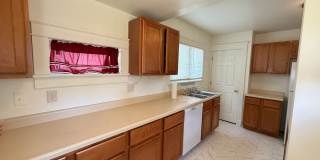Well-Maintained 3-Bedroom  Single-Family Home Gallery 6